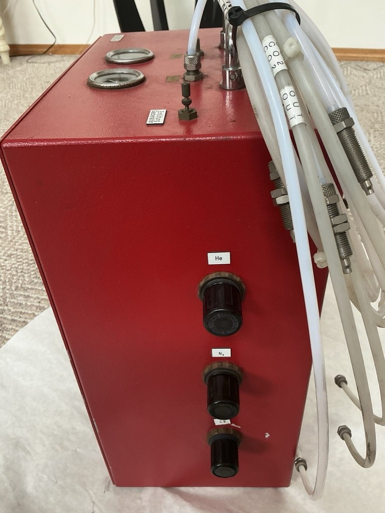 Gas Flow Mixing Pressure Controller Helium, Nitrogen, Carbon Dioxide ￼
