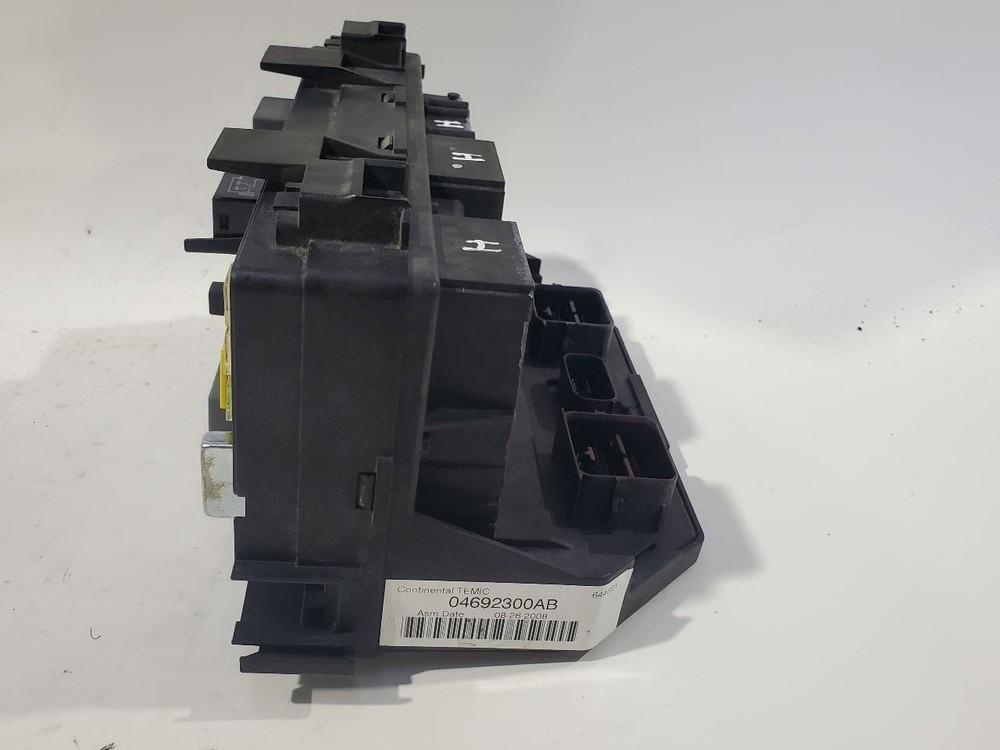 2009 Dodge Nitro OEM TIPM Totally Integrated Power Module 04692300AB