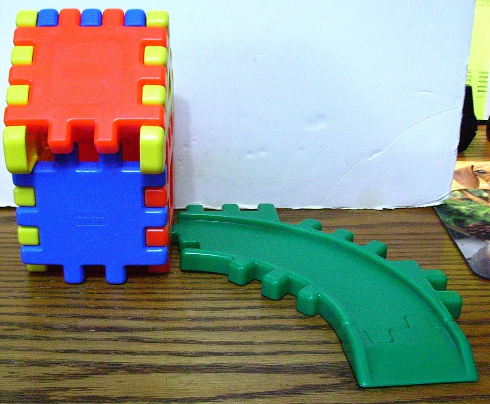 LITTLE TIKES 4 INCH WAFFLE BLOCKS