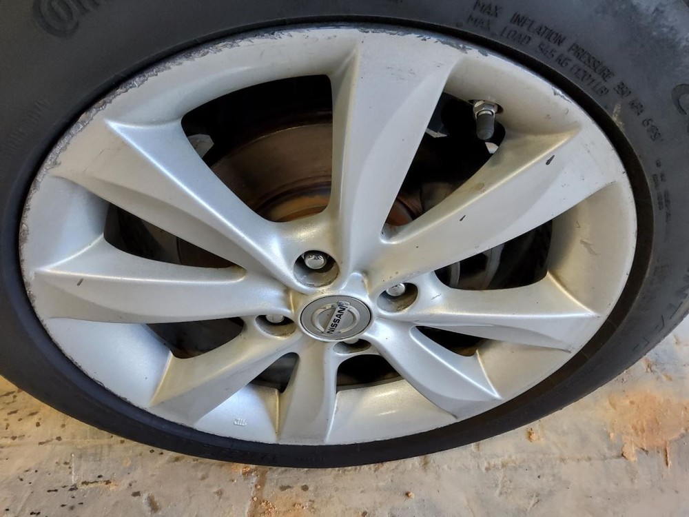 VERSA 2016 Battery Tray 546624