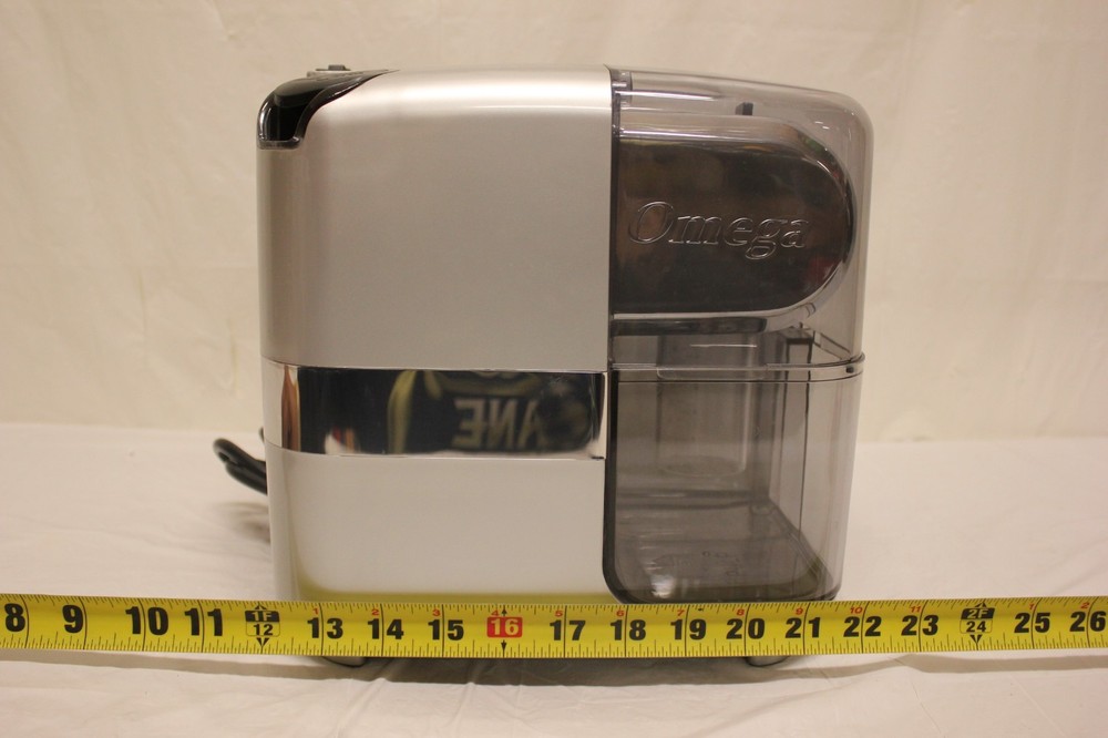 Omega CUBE300S Cube Slow Masticating Compact 200W Juicer C4
