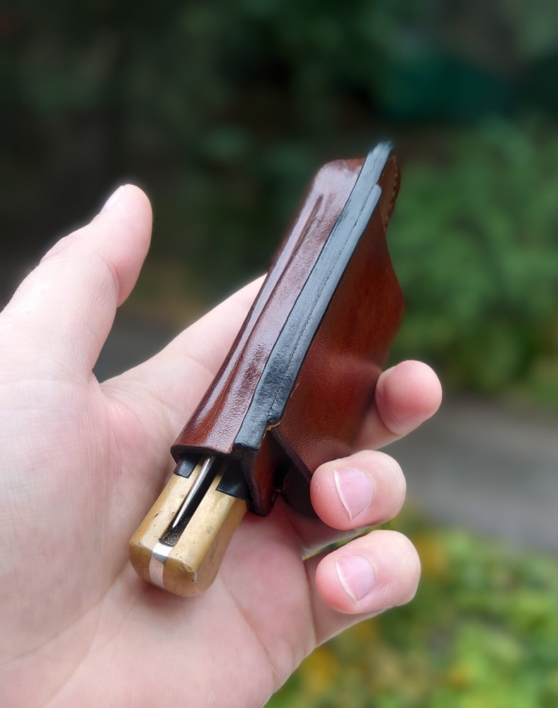 Horizontal scabard leather sheath for buck 110 Folding Hunter