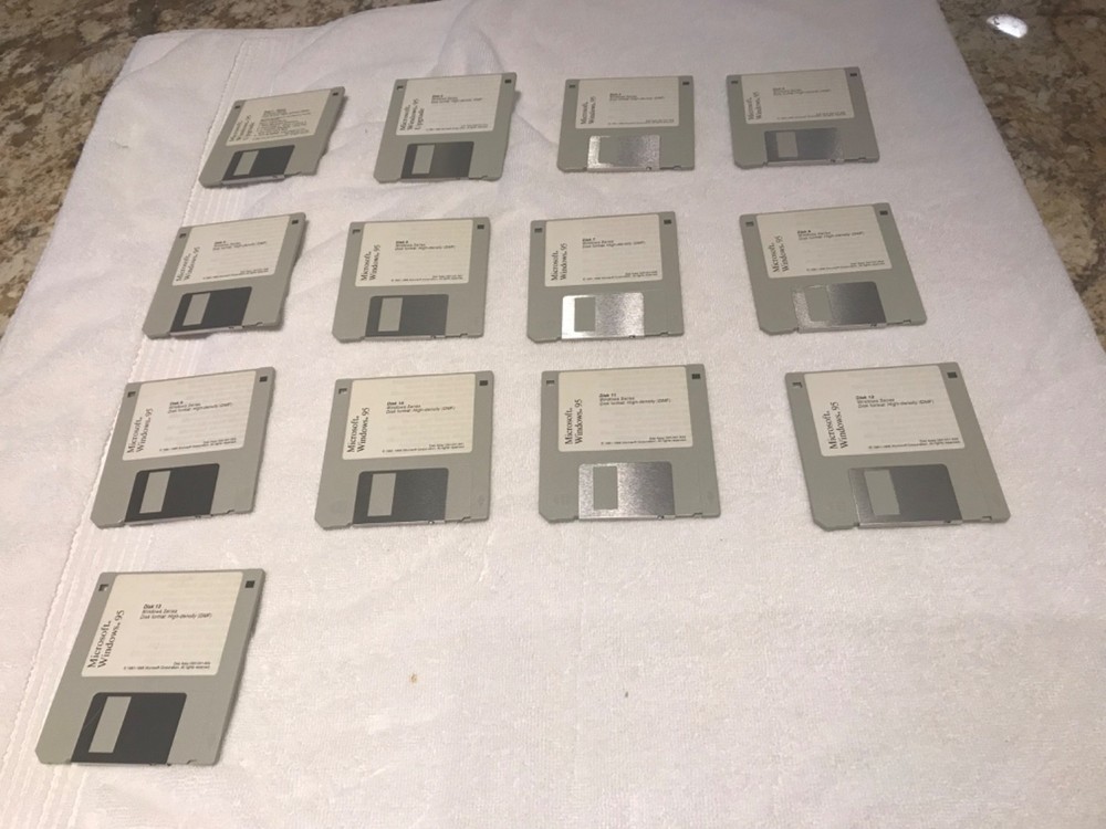 Microsoft Windows 95 Upgrade With 13 Floppy Disks
