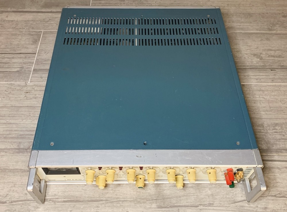 Fluke 343A DC Voltage Calibrator