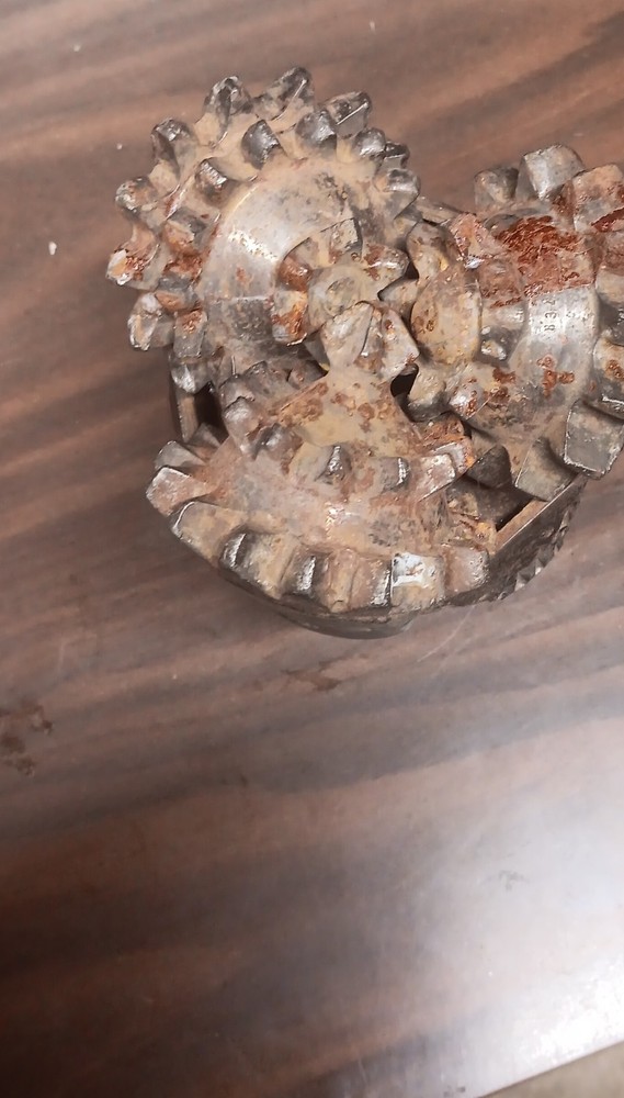 Valco 4 3/4 # 29157 rock drill bit. not seized it spins