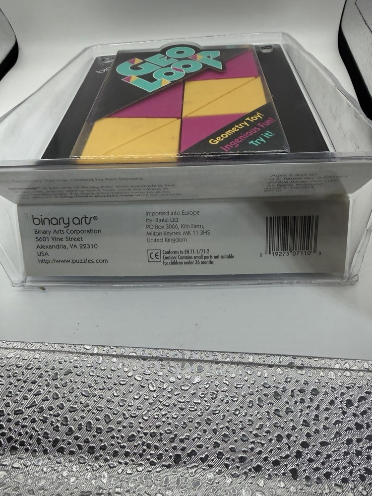 Binary Arts Geo Loop Puzzle NEW Sealed Geometric Brain Teaser Flip & Fold Toy