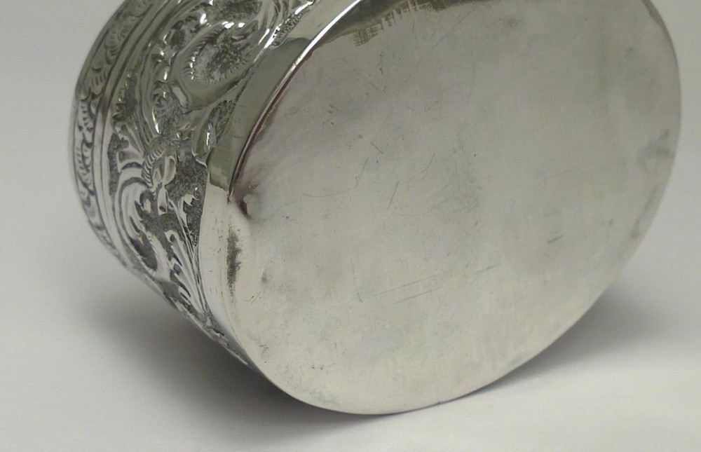 Vintage 800 Silver Trinket / Ring Box (Hand Crafted)–poss. Middle Eastern (34g)