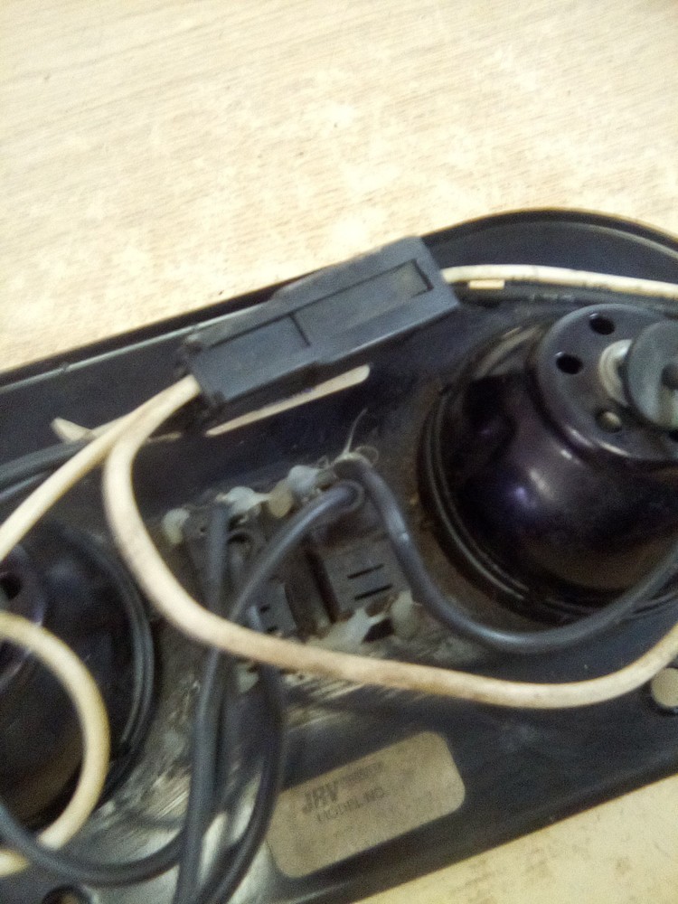 Volvo VNL/JRV Double Dome Light