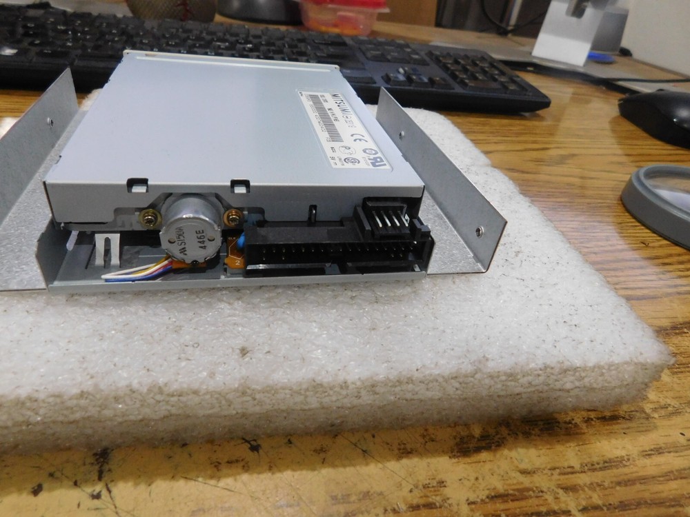 Mitsumi Model: D359M3 Floppy Disk Driveee with Tray.