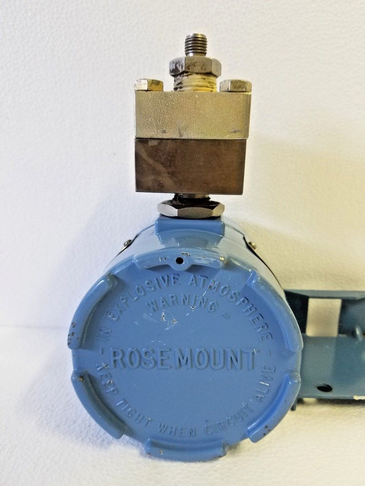 Rosemount 1144A0600A12 Pressure Transmitter w/ Mounting Bracket