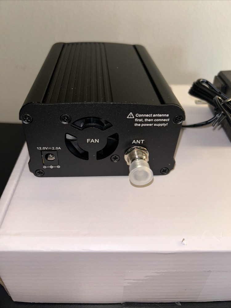 FM Transmitter Church 7/1W Mini Radio Stereo Station PLL Black w/ Antenna CZE7C