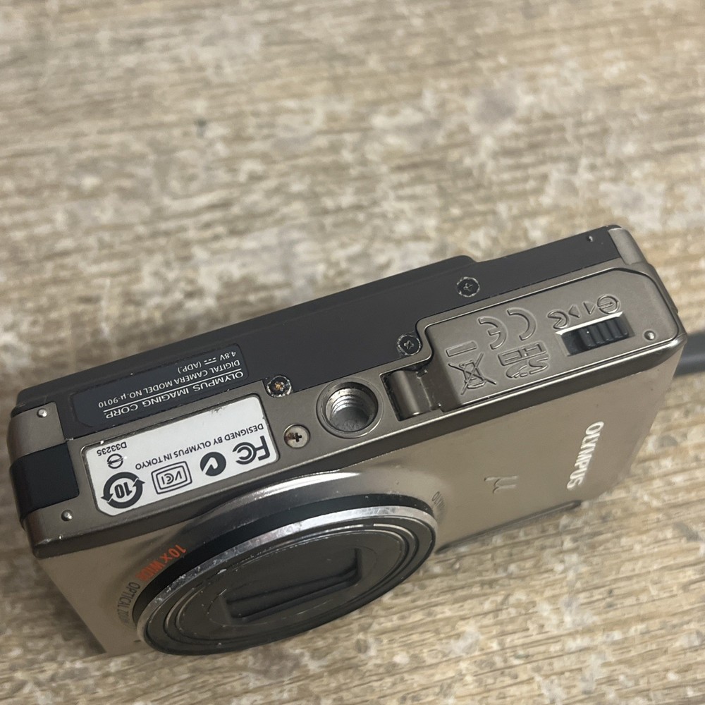 Olympus U9010 Compact Digital Camera Untested, Grey/black