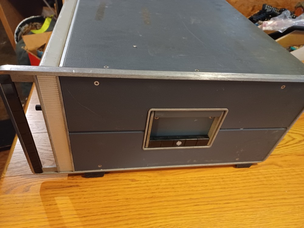 Hewlett Packard 694D Sweep Oscillator, Powers Up, Untested