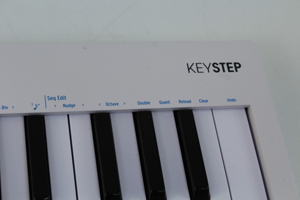 DEFECTIVE - Arturia KeyStep mK2 32-key Controller & Sequencer - White #R7377