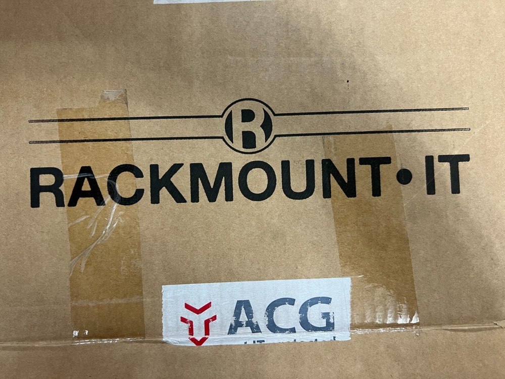 R RACKMOUNT·IT | RM-CP-T6 | Rack Mounting Kit