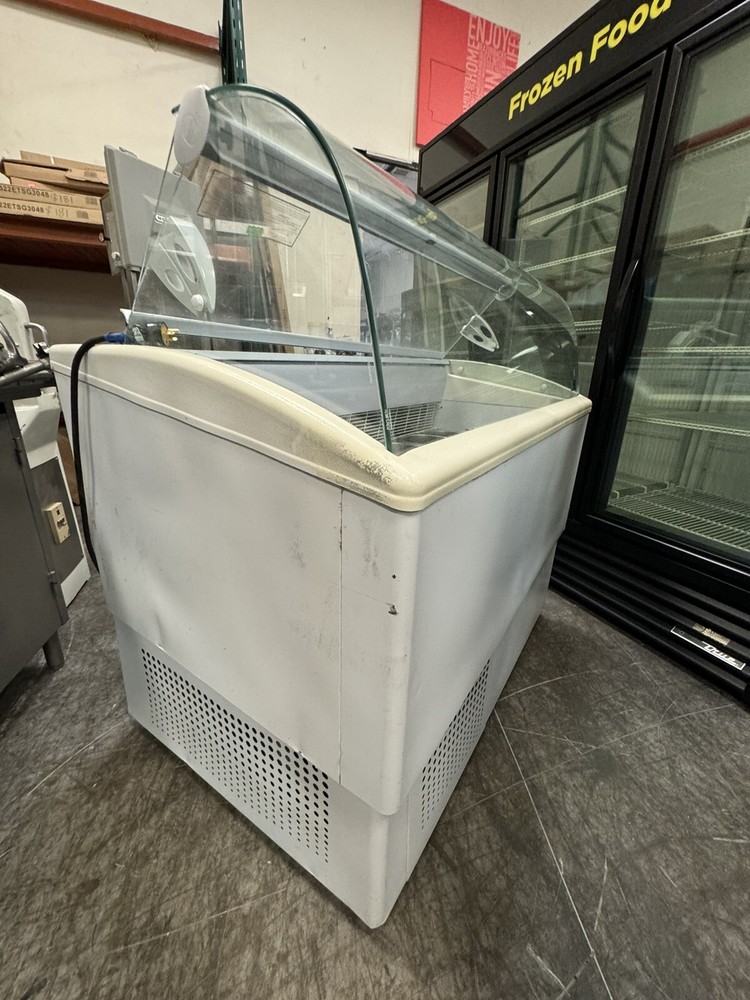 Gelato Case
