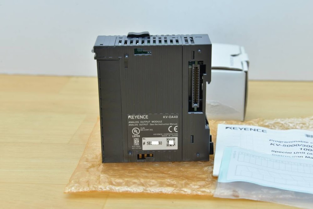 KEYENCE KV-DA40 PLC Digital Output Module USED