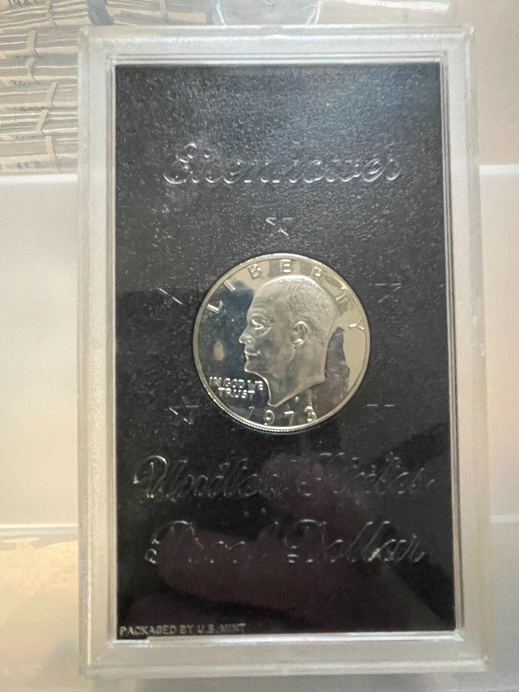 1973S Eisenhower US 40% Silver Dollar Coin in Protective Case