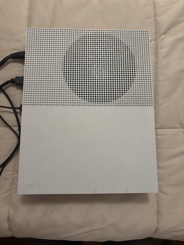 XBOX ONE (comes with games)