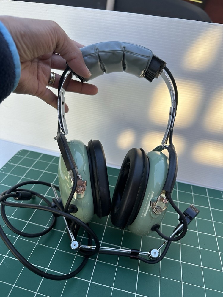 David Clark H7030 Headset With Microphone - Bin 4