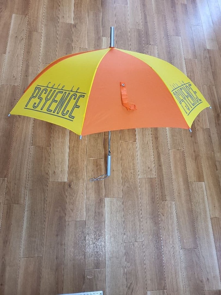 hide cafe La PSYENCE logo umbrella