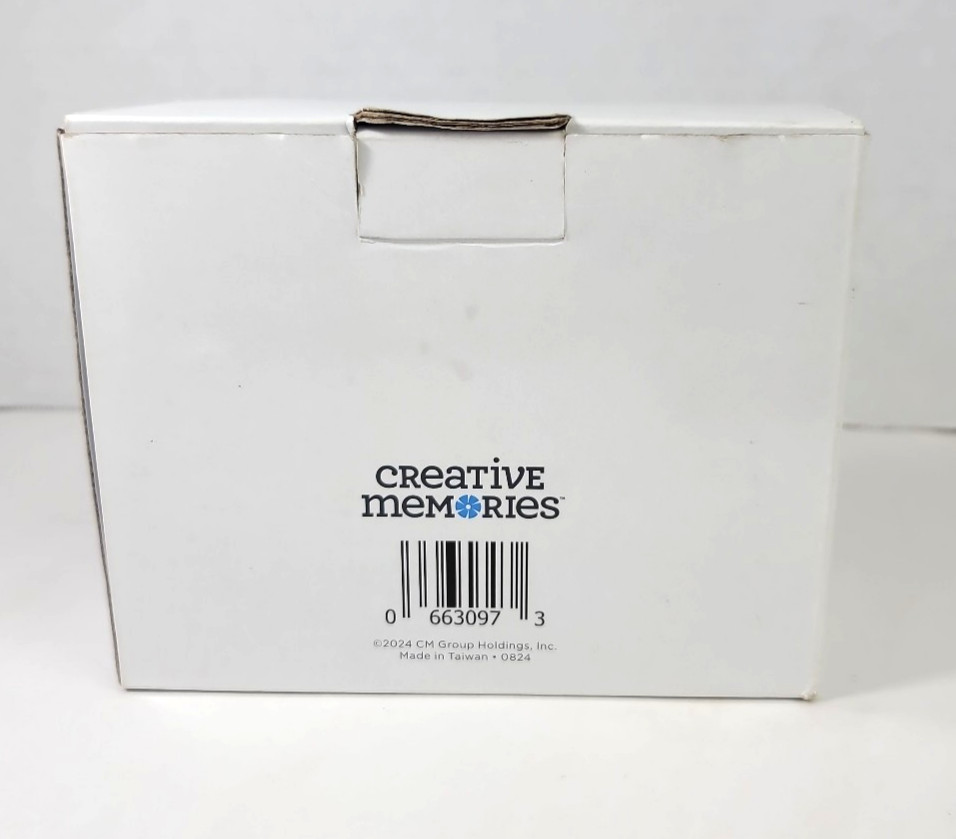 Creative Memories Bookshelf Decorative Border Punch Continuous Cut Locks Flat