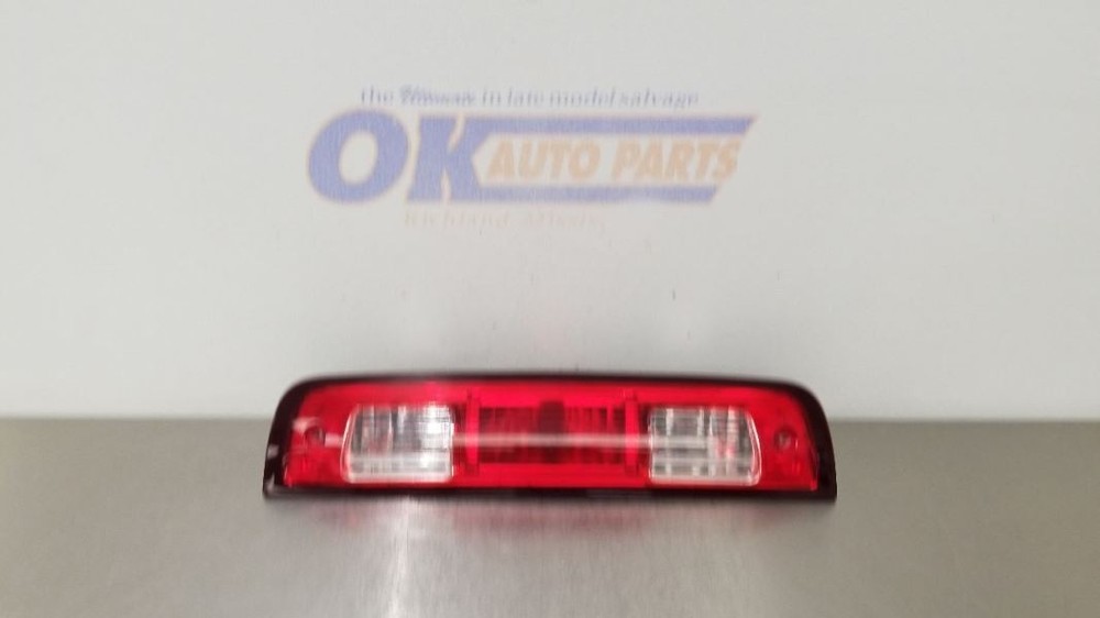 18 DODGE RAM 1500 HIGH MOUNTED STOP LIGHT INCANDESCENT