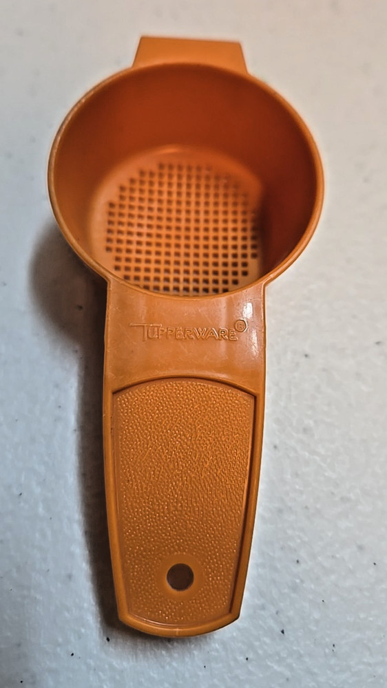 Vintage Tupperware Mini Sifter/Tea Strainer; 879-6; Orange