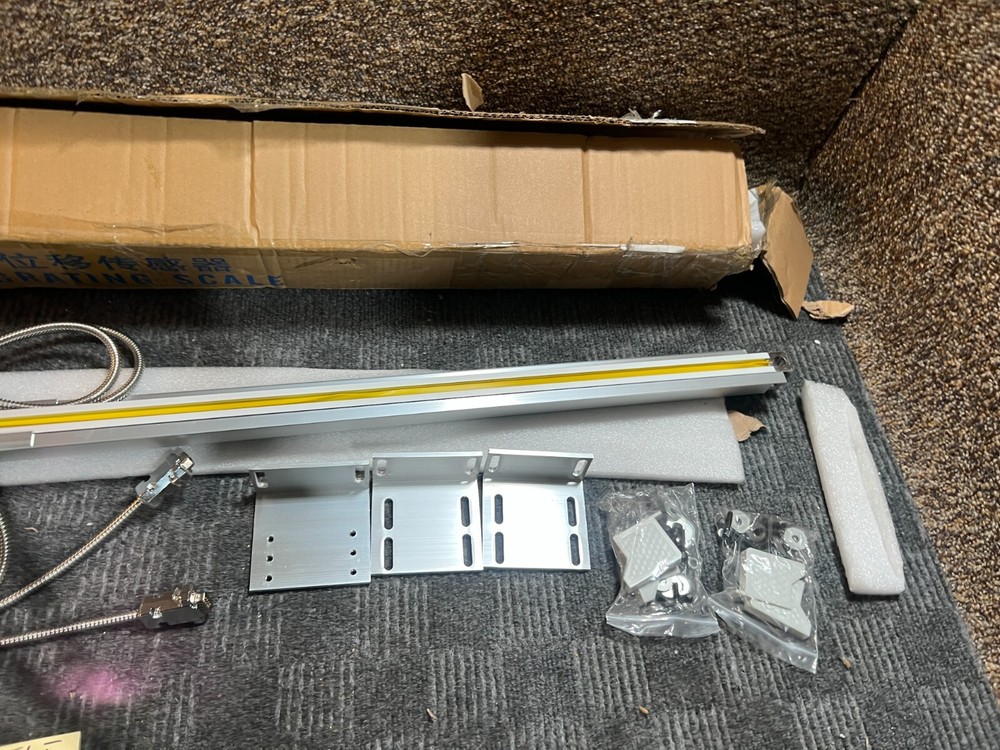 Box of 2 Linear Grating Scale / Silver / Bracket / Wiring Connector