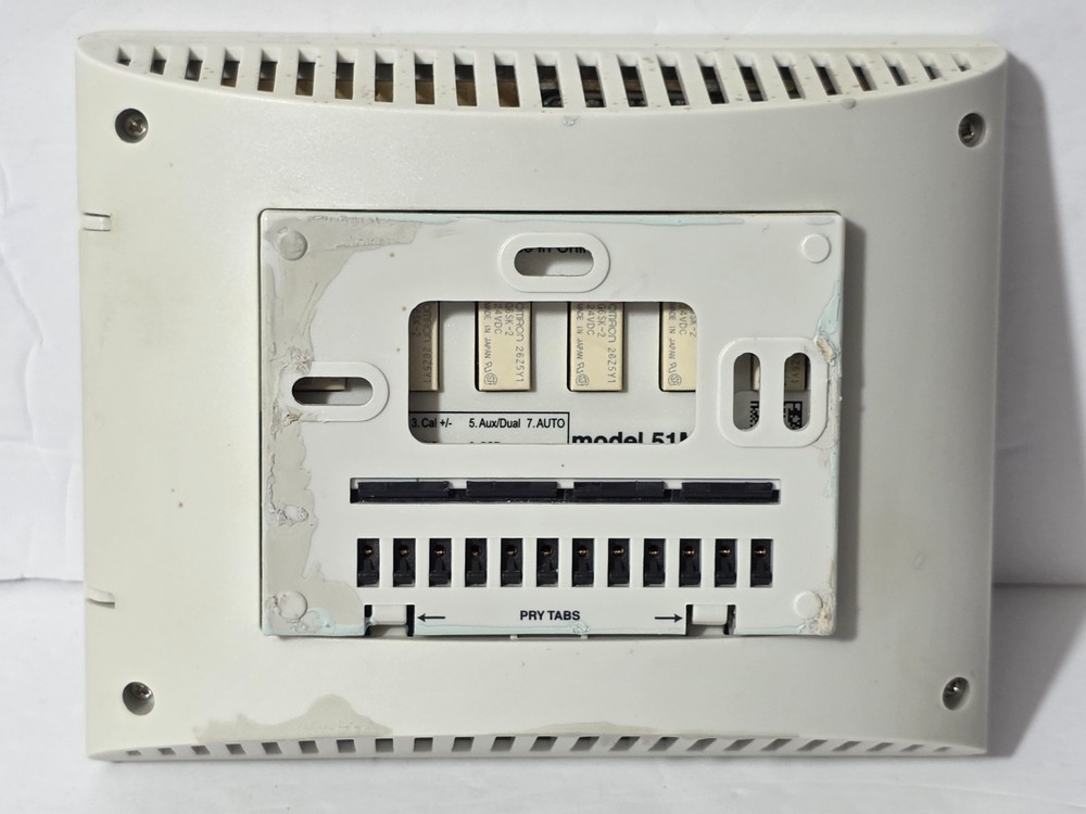 Lennox Digital Programmable Thermostat Model 51M42