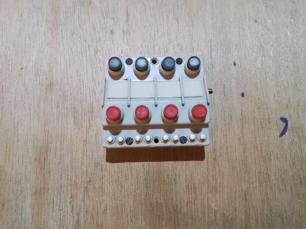 JOUEF HO. CONTROL BOX. GREY/RED