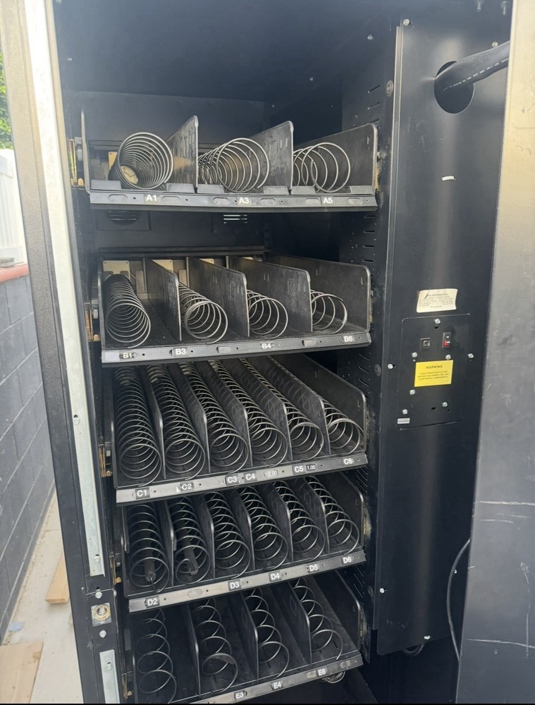 Snack Vending Machine with Card Reader