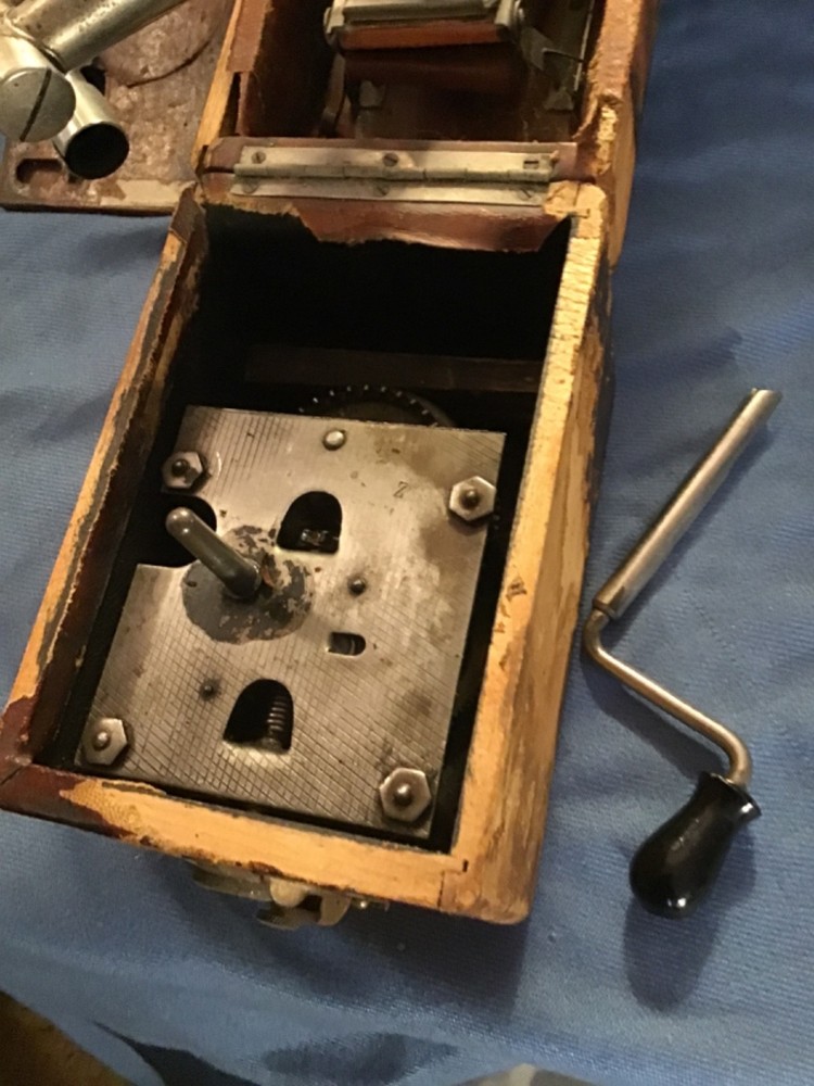 Peter Pan camera phonograph wind up -as found-