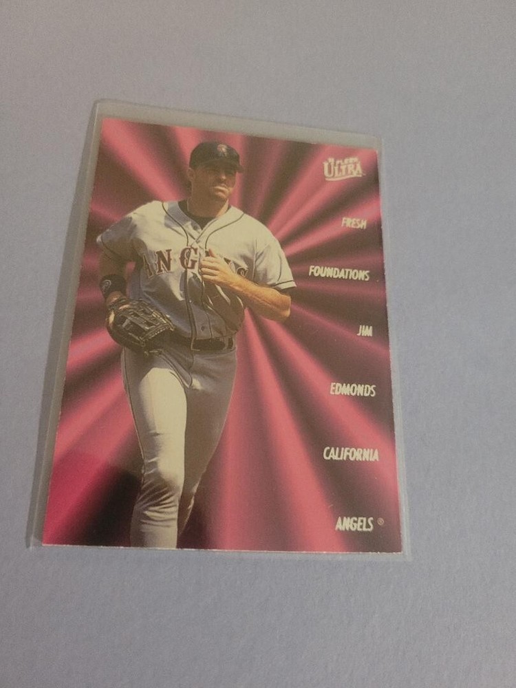 !!!     JIM EDMONDS  ULTRA  INSERT  BASEBALL CARD $$