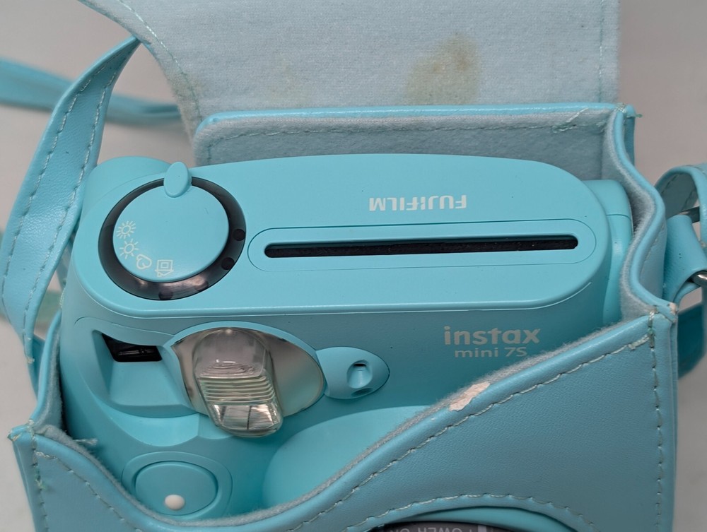 Fujifilm Instax Mini 7S Instant Camera Blue W/ Case (C8)
