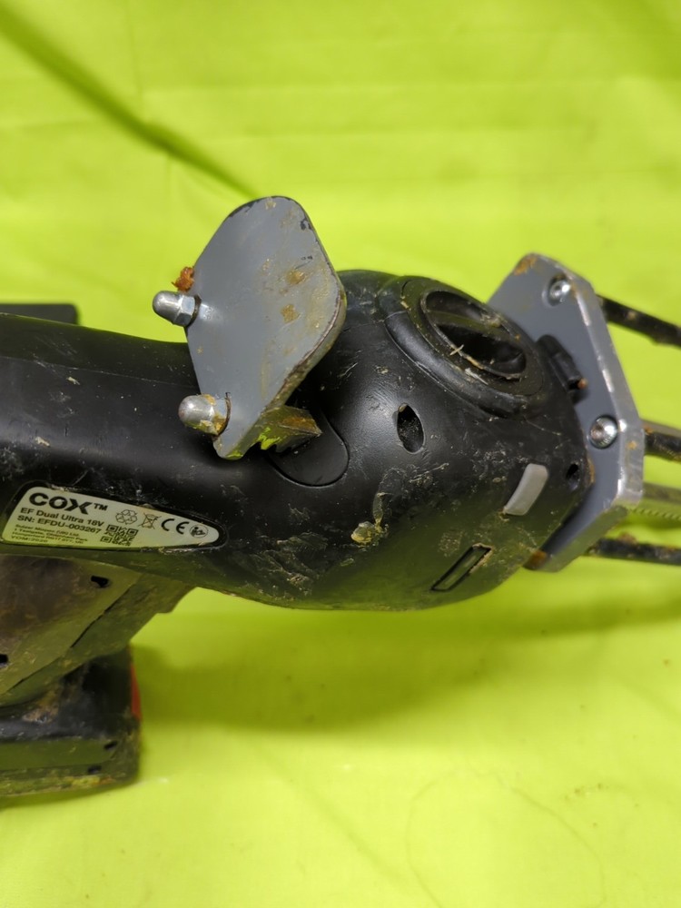 COX EF Dual Ultra Epoxy Applicator: 18V Battery