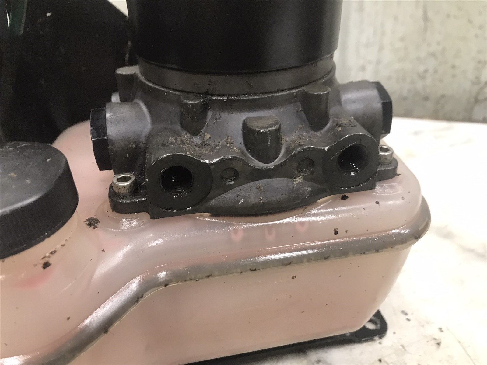 Volvo Penta Stern out drive outdrive trim tilt lift hydraulic pump 3860879