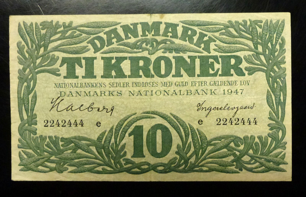 1947 DENMARK 10  Kroner  P37e