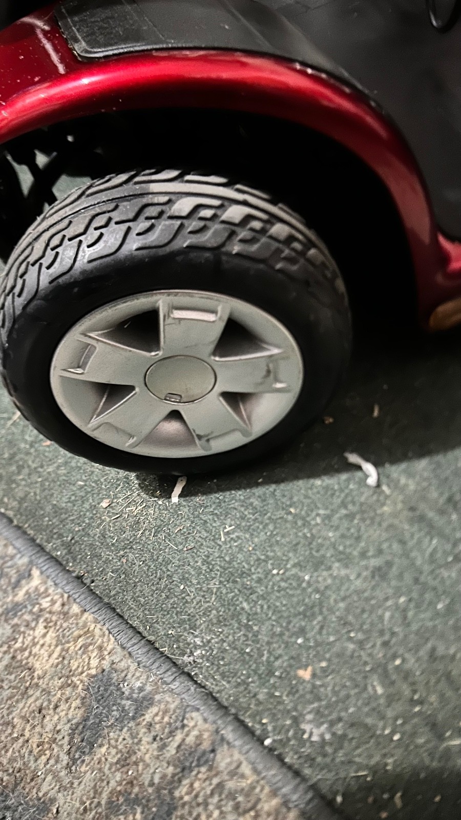 (MUST FIGURE OUT OWN SHIPPING!!!) Pride HVY DTY 4 Wheel Mobility Scooter whlchar