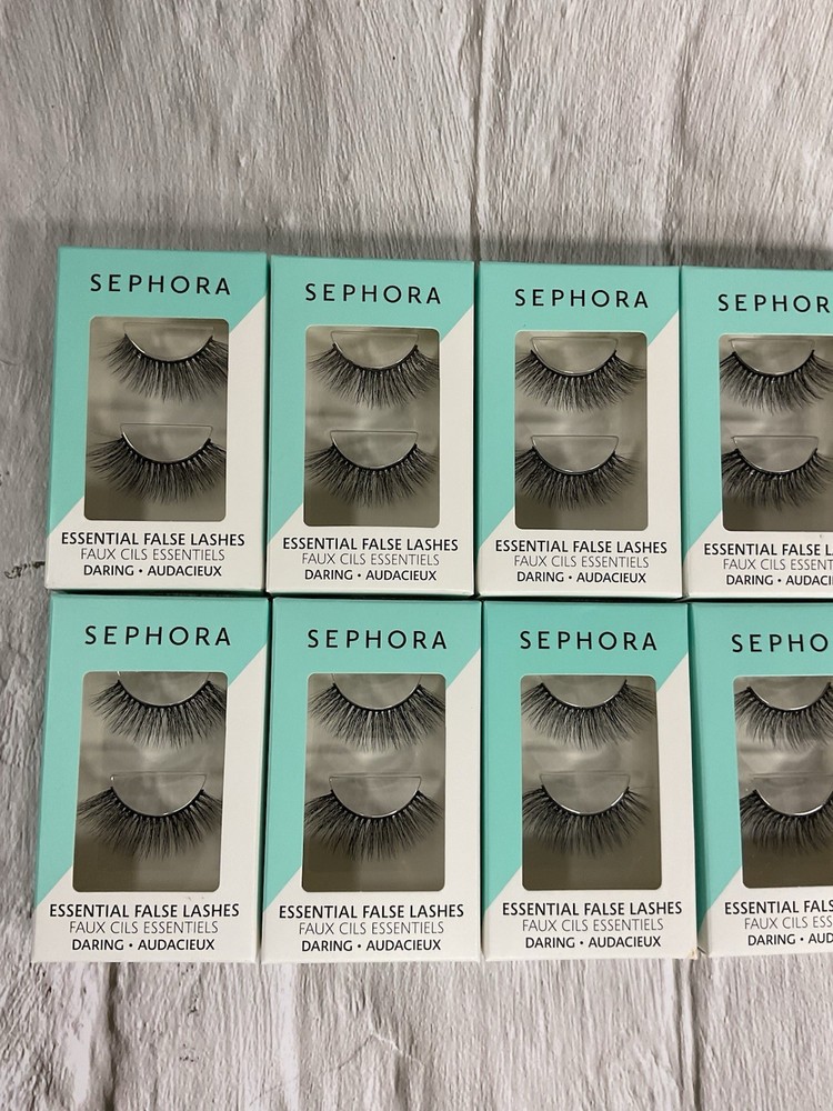 NIB Essential False Lashes In Daring