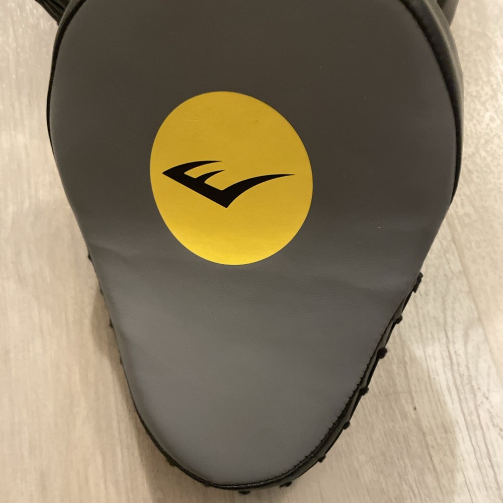 Everlast Mantis Evercool Punch Mitts