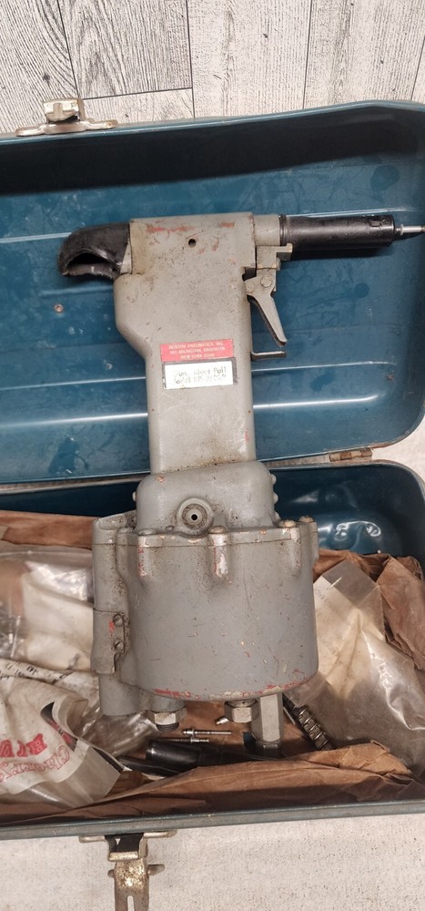 Boston Pneumatic Rivet Puller & Accessories Lot With Box