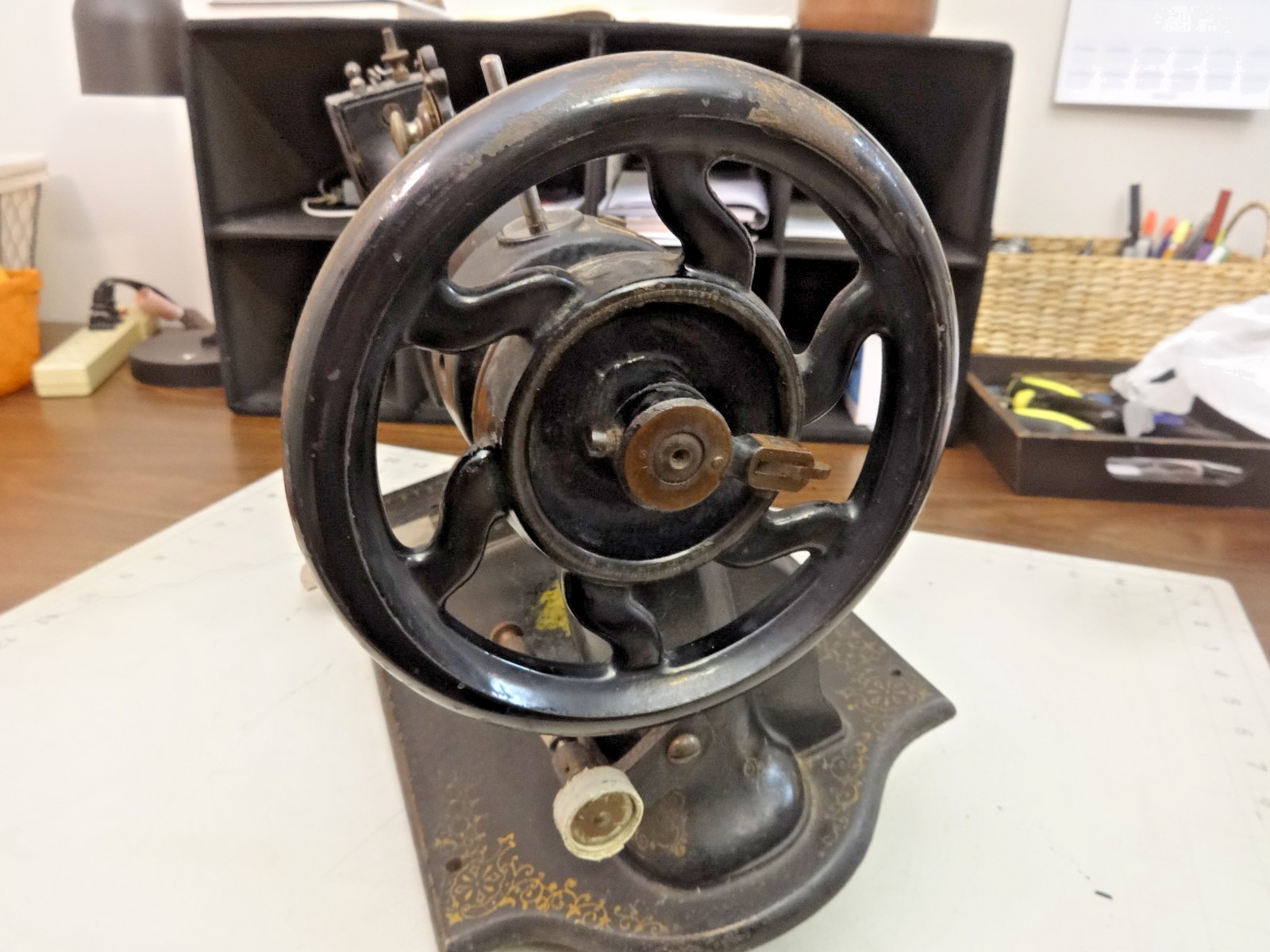 19th Century Antique WHITE Vibrating Shuttle Sewing Machine Treadle Head