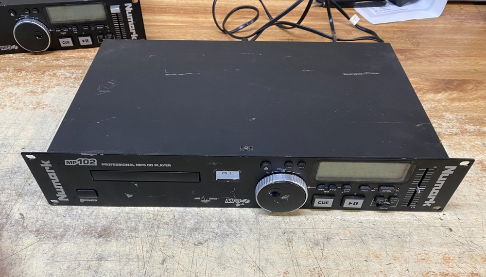 Numark MP102 Professional MP3 CD Player with Rack Mount