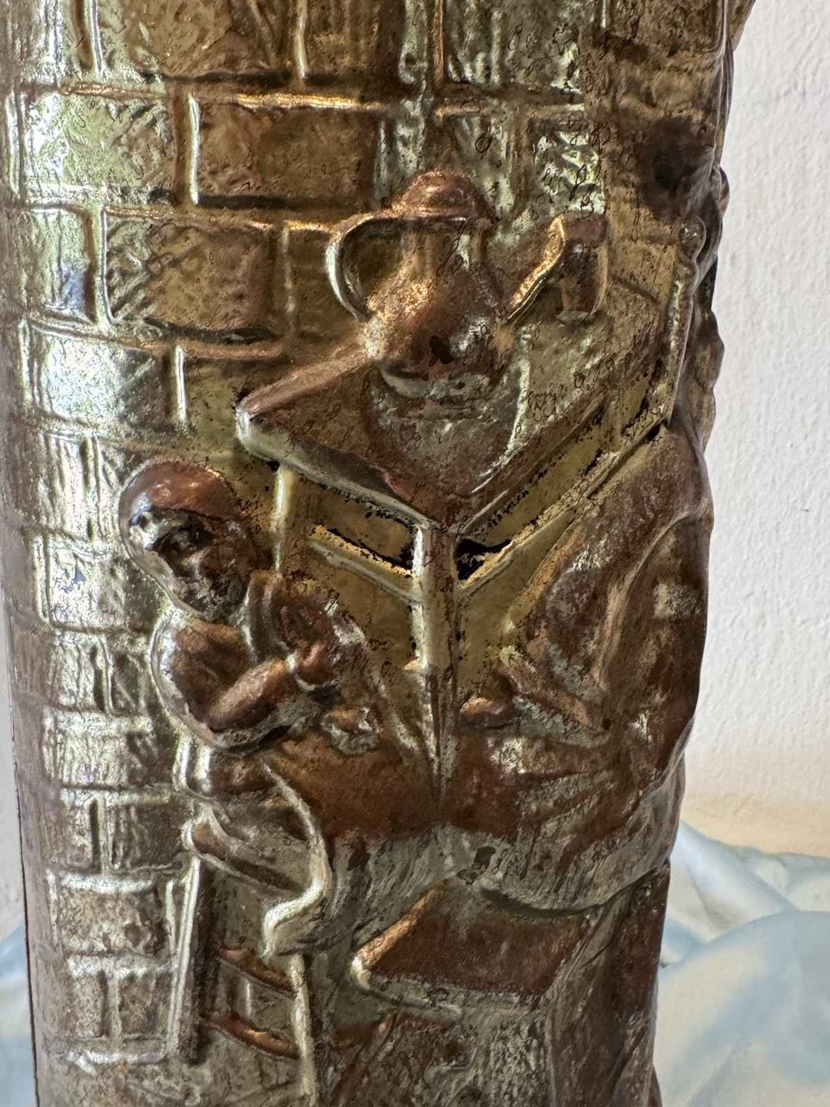 Lombard Umbrella Stand Brass Embossed Relief Colonial Pub Scene England 15" Tall