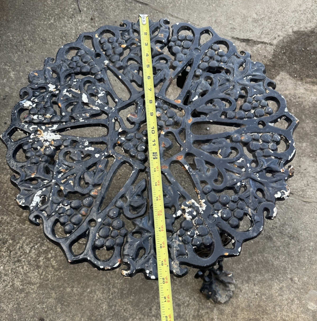 Antique Vintage Victorian Grape Vine Cast Iron Patio Table Grapes & Leaf Garden