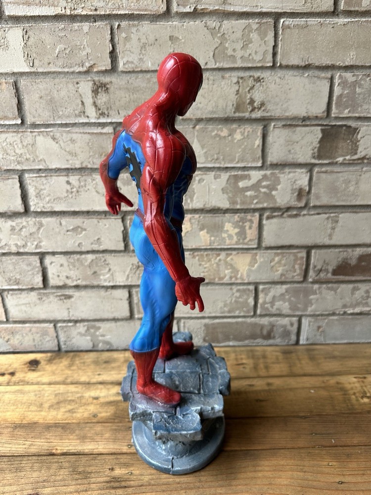 Spiderman Statue
