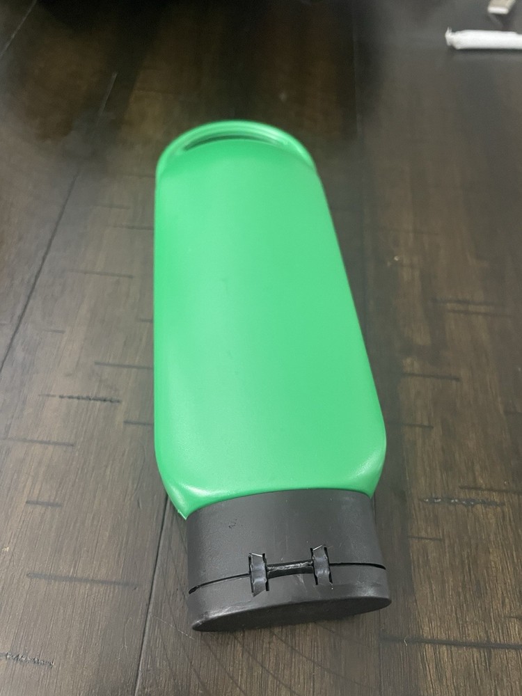 New 200ML Plastic Empty Container Bottle Refillable Lotion Squeeze Bottles.