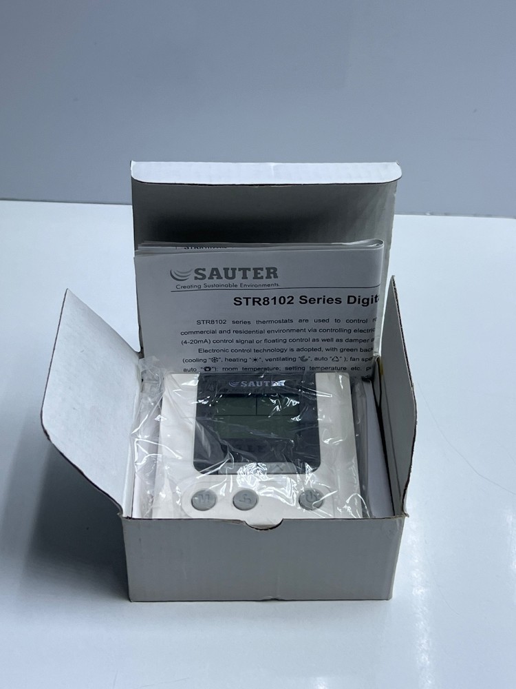 Sauter STR8102D Temp Controller