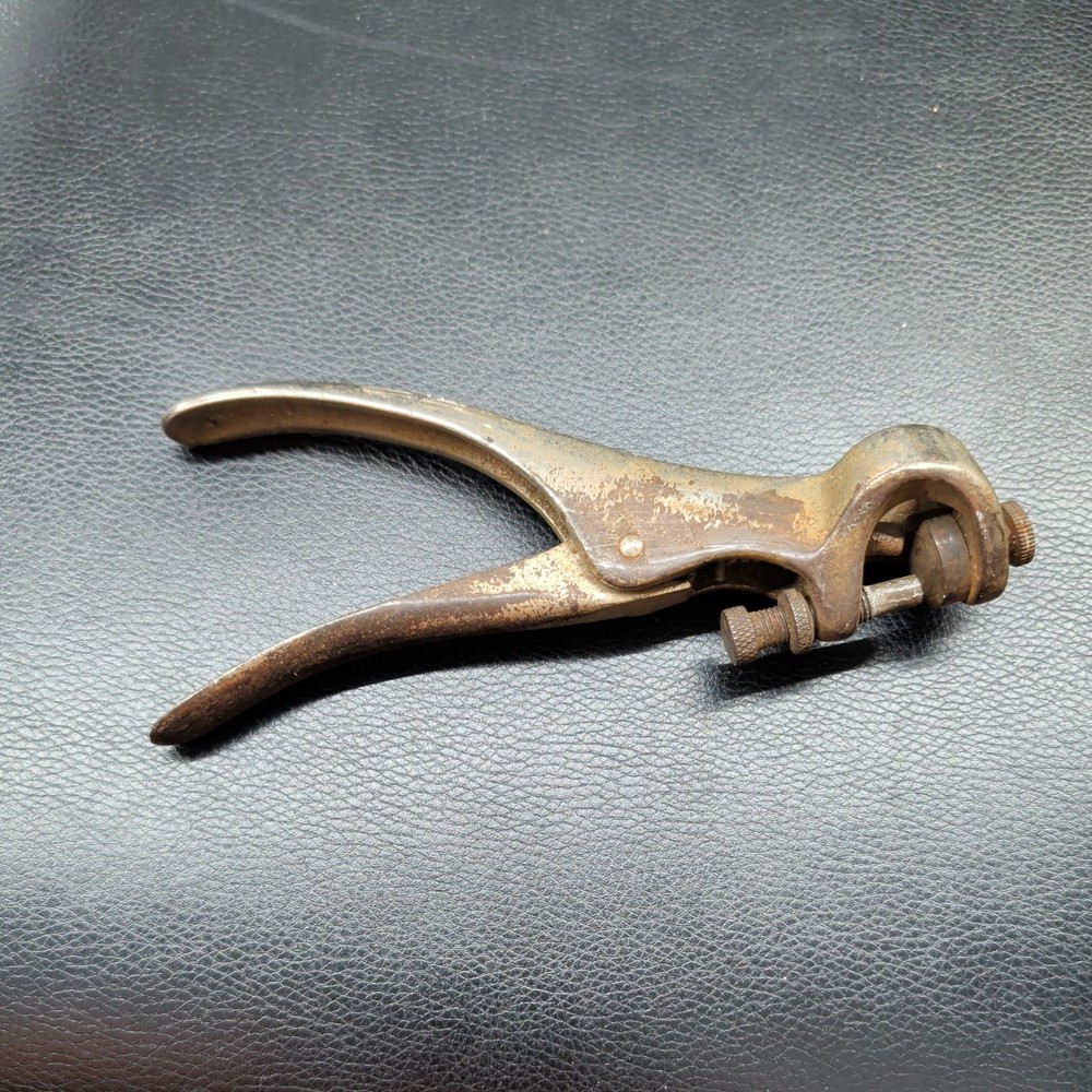 Vintage Lakeside Tool Saw Set